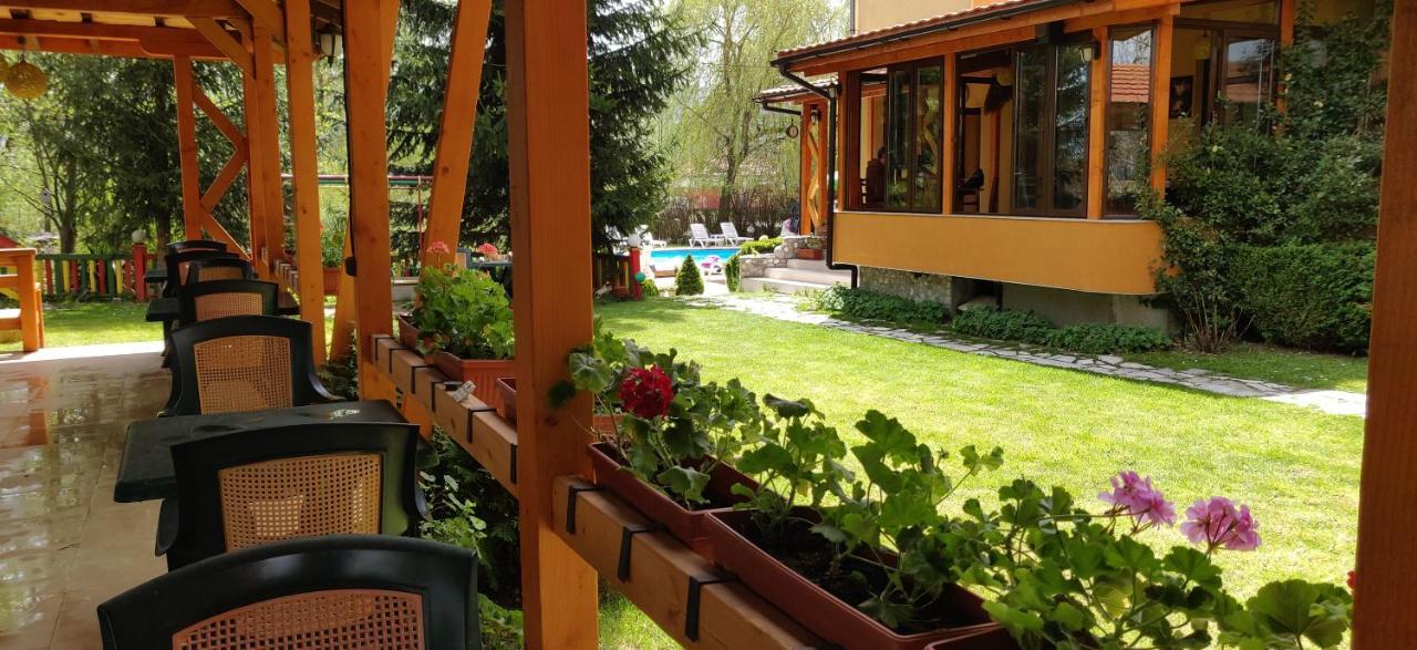 Family Hotel IV Velingrad Extérieur photo