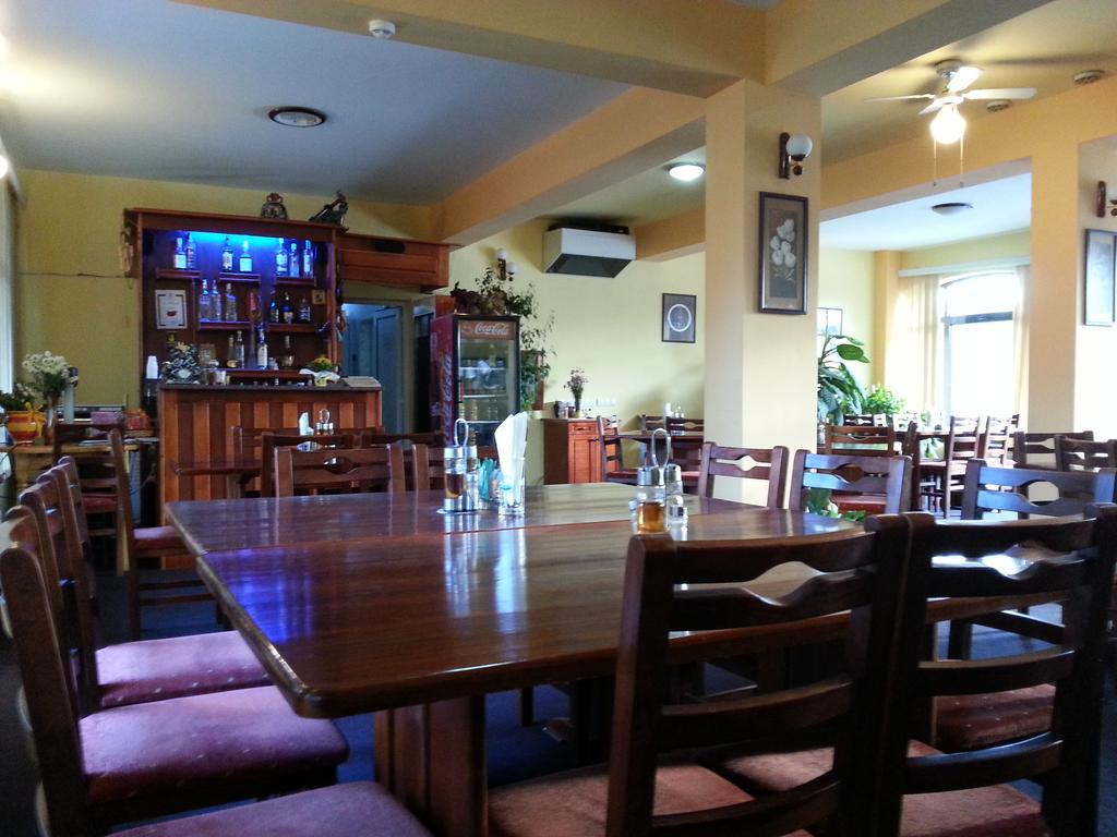 Family Hotel IV Velingrad Extérieur photo
