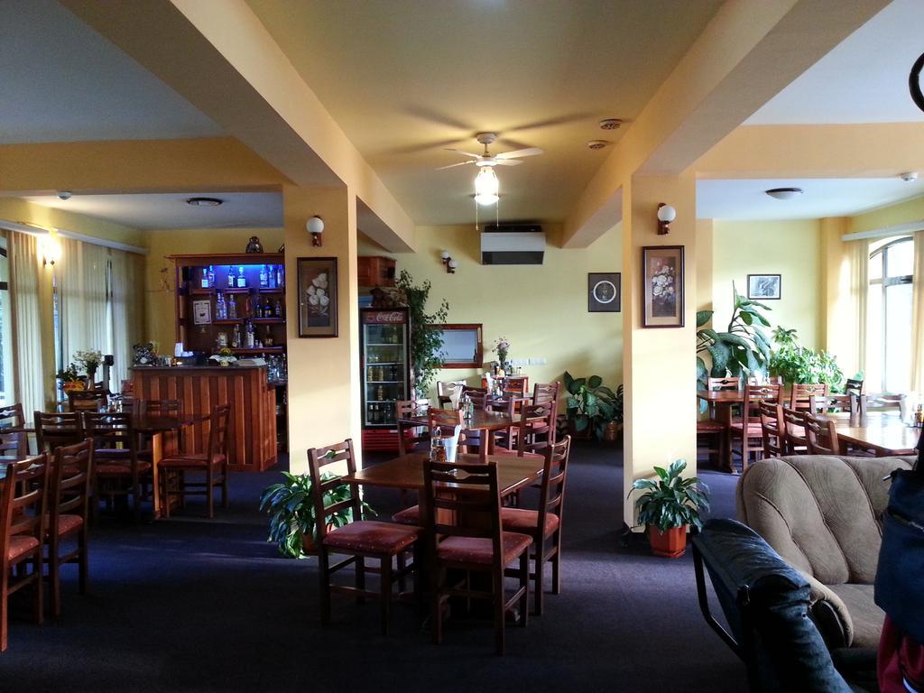 Family Hotel IV Velingrad Extérieur photo