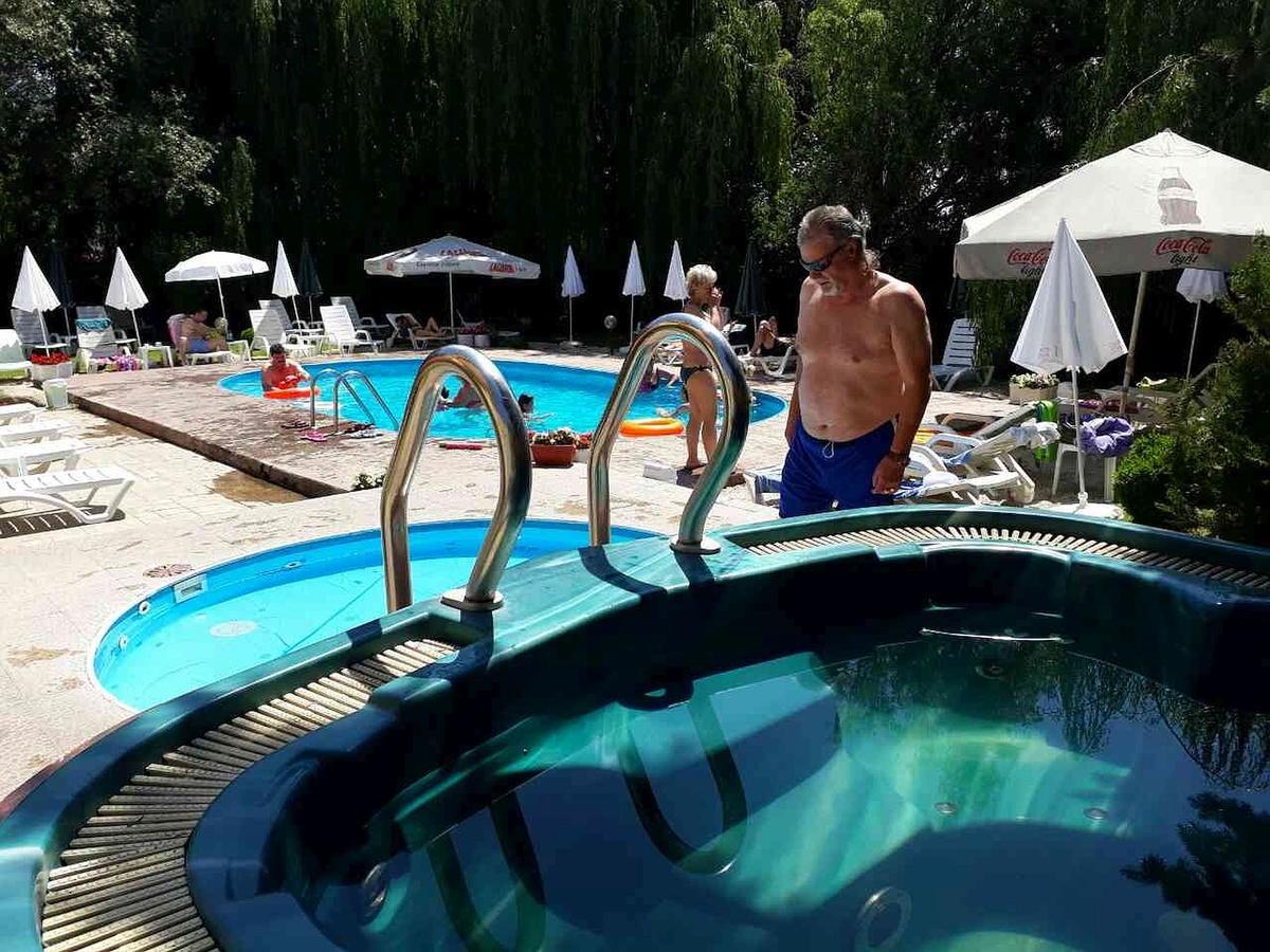 Family Hotel IV Velingrad Extérieur photo
