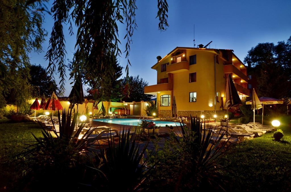Family Hotel IV Velingrad Extérieur photo