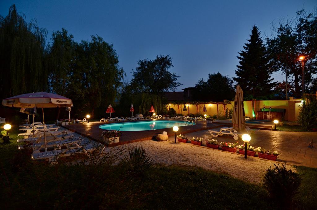 Family Hotel IV Velingrad Extérieur photo