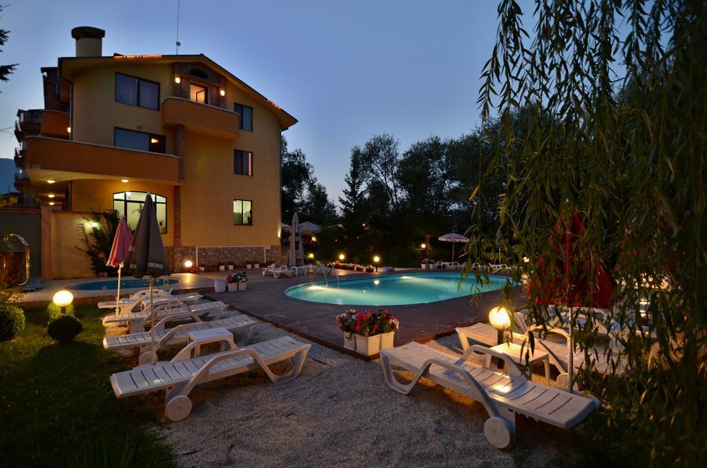 Family Hotel IV Velingrad Extérieur photo