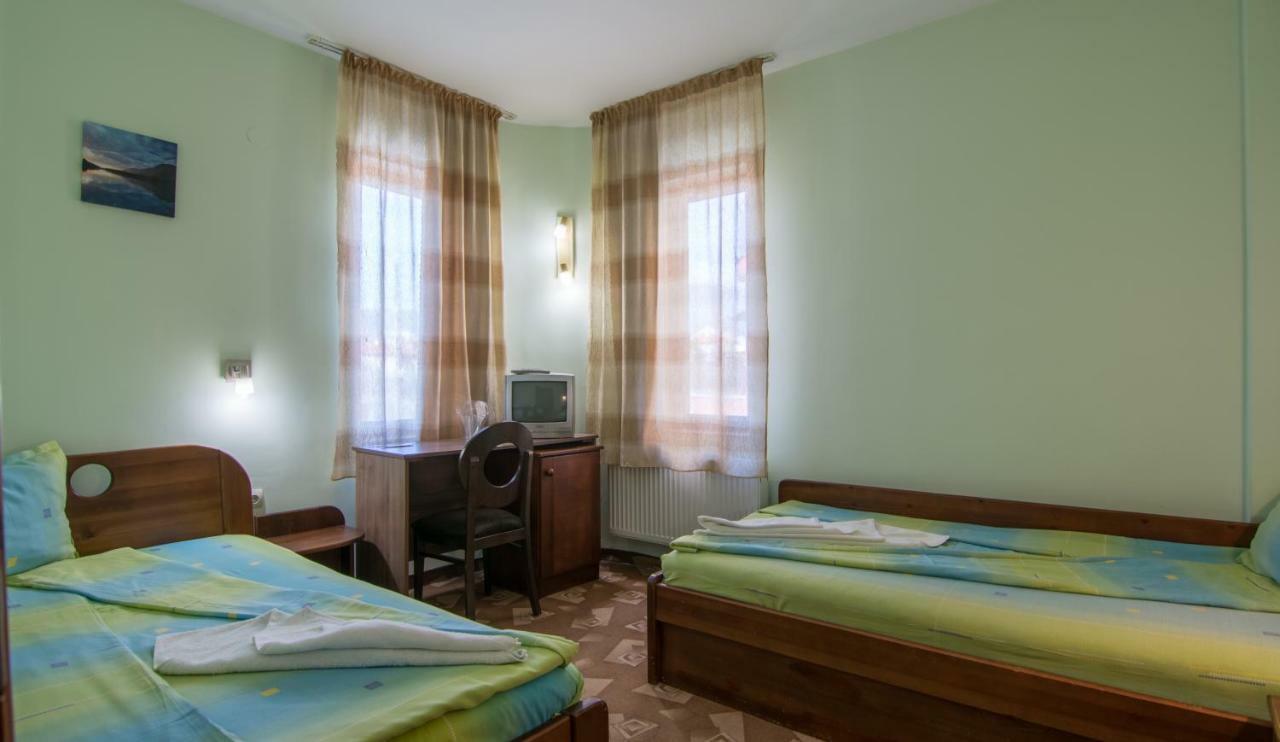 Family Hotel IV Velingrad Extérieur photo