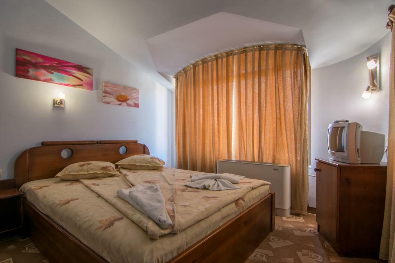 Family Hotel IV Velingrad Extérieur photo